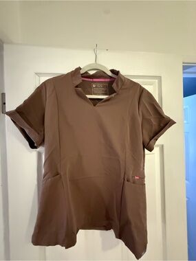 FIGS Inala Scrub Top - Smokey Taupe - Size M